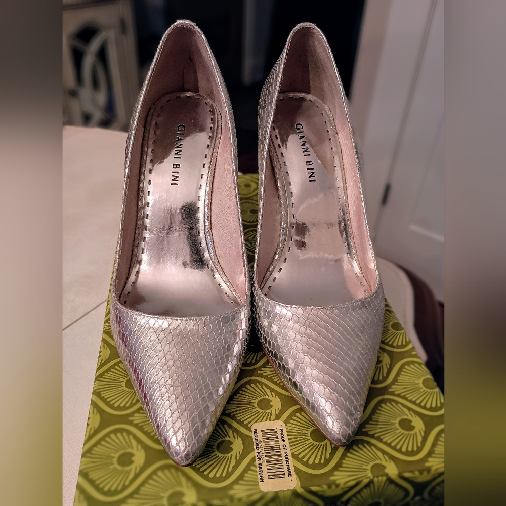 Gianni Bini Silver Snakeskin Heels
